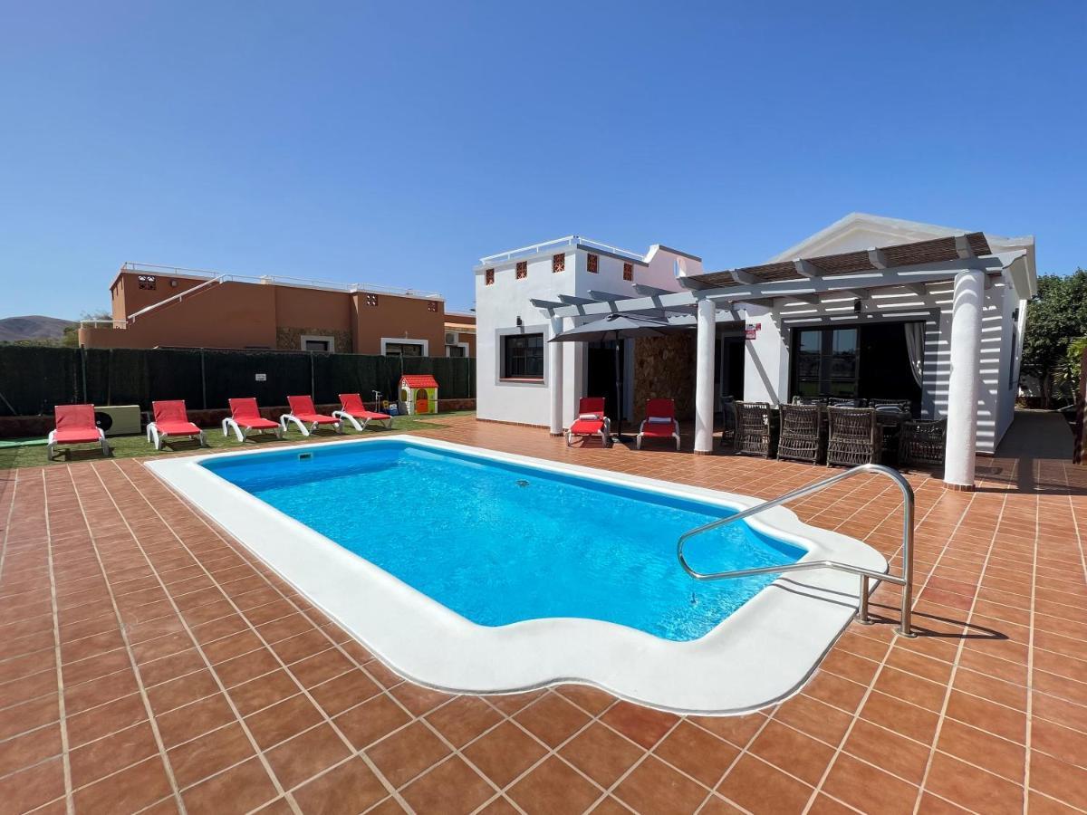 Villa Eva - New To The Market, Fully Refurbished Licensed Villa - Private Pool Caleta De Fuste Exterior photo