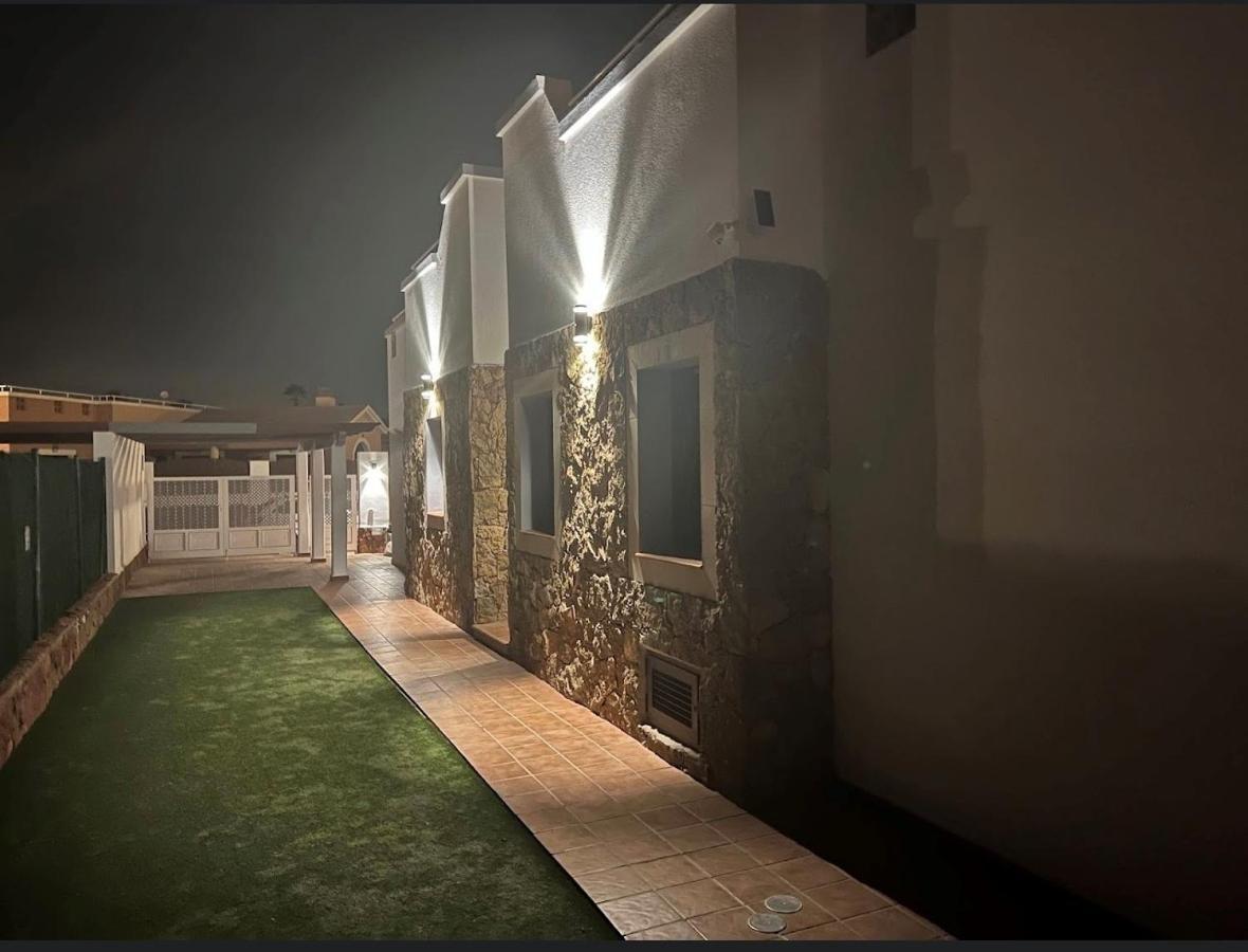 Villa Eva - New To The Market, Fully Refurbished Licensed Villa - Private Pool Caleta De Fuste Exterior photo