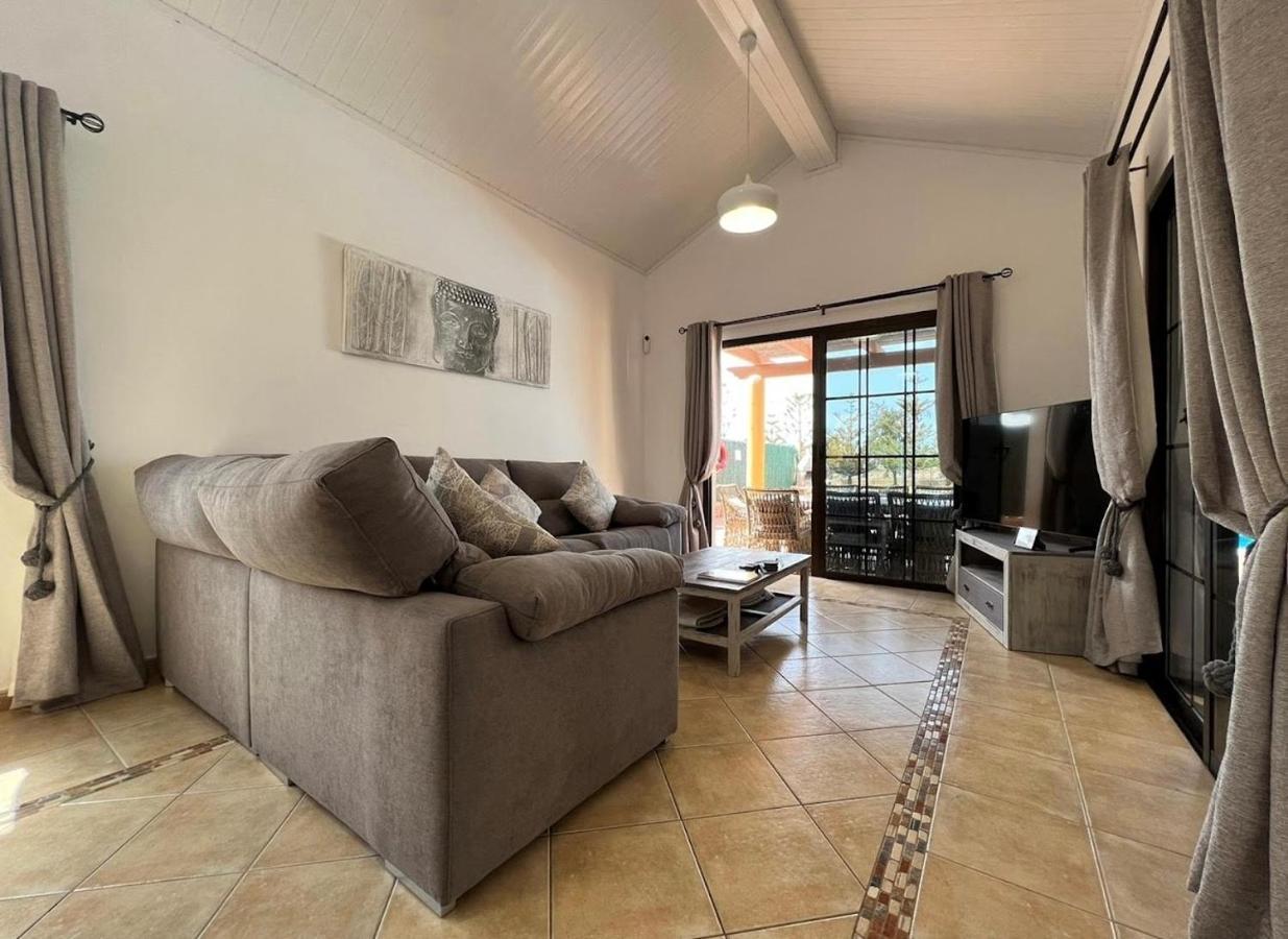 Villa Eva - New To The Market, Fully Refurbished Licensed Villa - Private Pool Caleta De Fuste Exterior photo