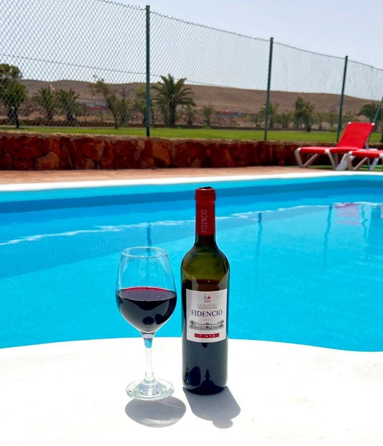 Villa Eva - New To The Market, Fully Refurbished Licensed Villa - Private Pool Caleta De Fuste Exterior photo