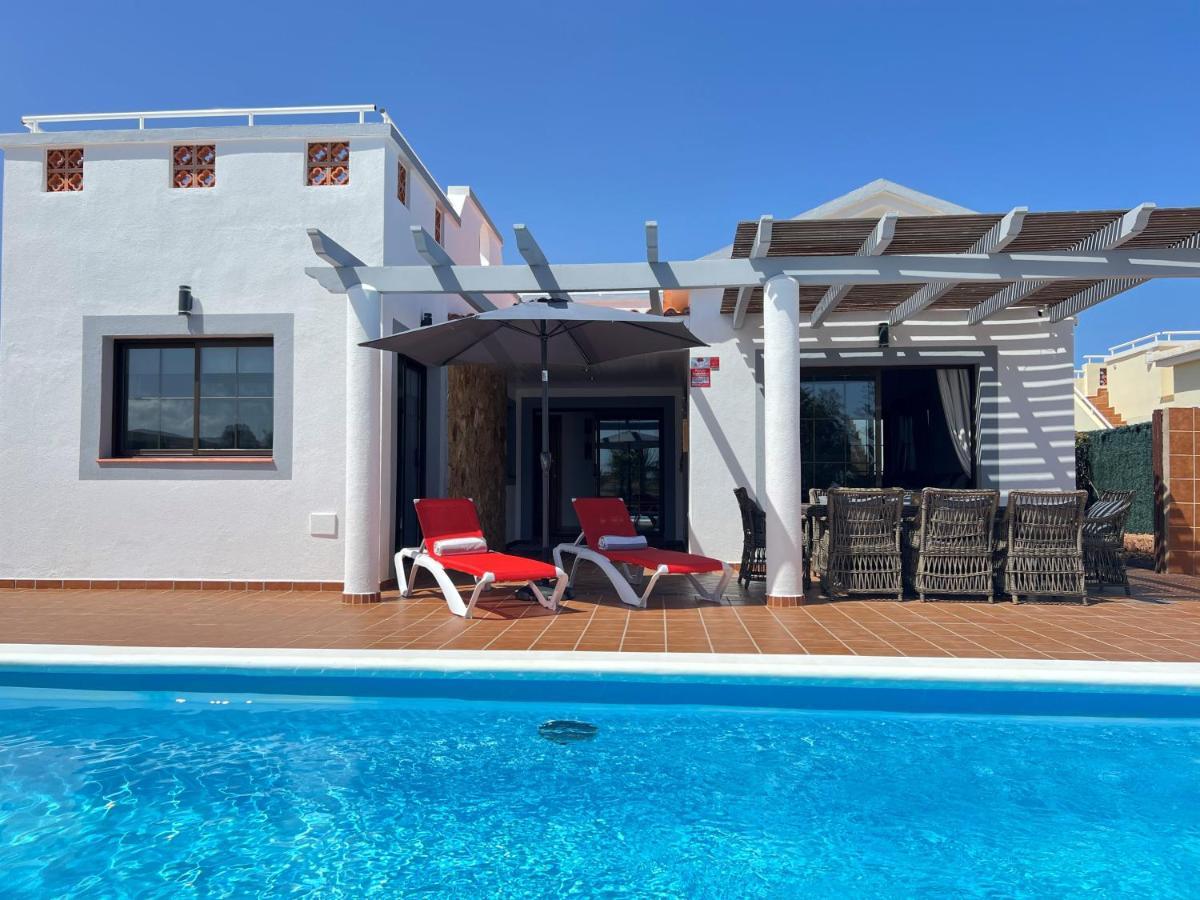 Villa Eva - New To The Market, Fully Refurbished Licensed Villa - Private Pool Caleta De Fuste Exterior photo