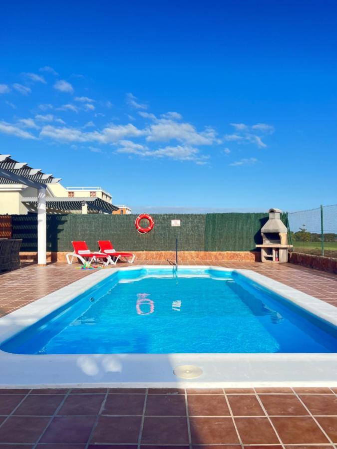Villa Eva - New To The Market, Fully Refurbished Licensed Villa - Private Pool Caleta De Fuste Exterior photo